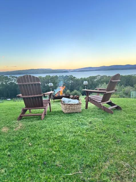 Lakeview House- Cosy Retreat Spectacular views - Image 1