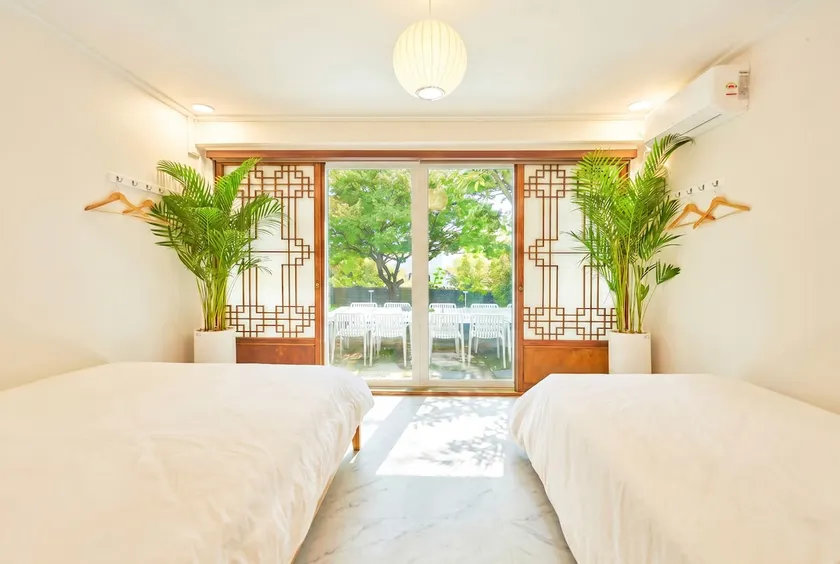 JT Tailored Service Home near Hyehwa Station - Image 1