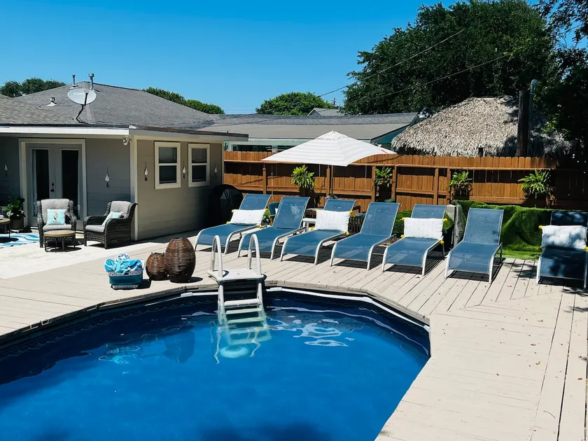Great4bd2bth, pool&patio, close2beach, attractions - Image 1