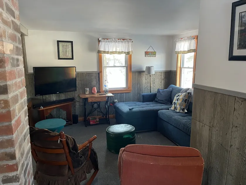 Center Cottage - Image 1