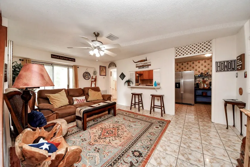 Texas-Themed 2BR Retreat | EV Charger | Sleeps 8 - Image 1