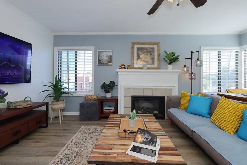 Splendorous Style 2B1B Home Near Disneyland - Image 1