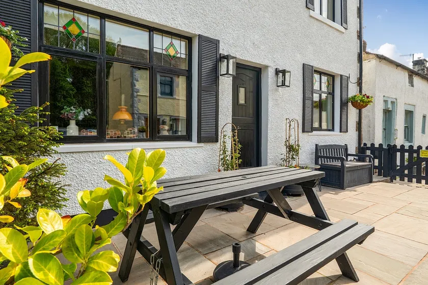 Historical Village Cottage - Pet Friendly - Image 1