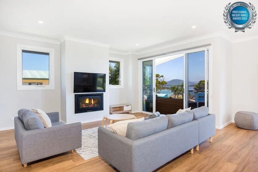 La Vista - Water Views & Mountain Vistas - Image 1
