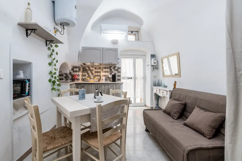 House in the center of Ostuni - Image 1