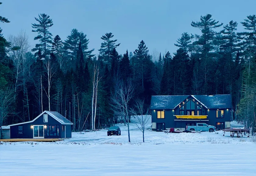 Cozy Lakefront Cabin on Snowmobile Trails - Image 1