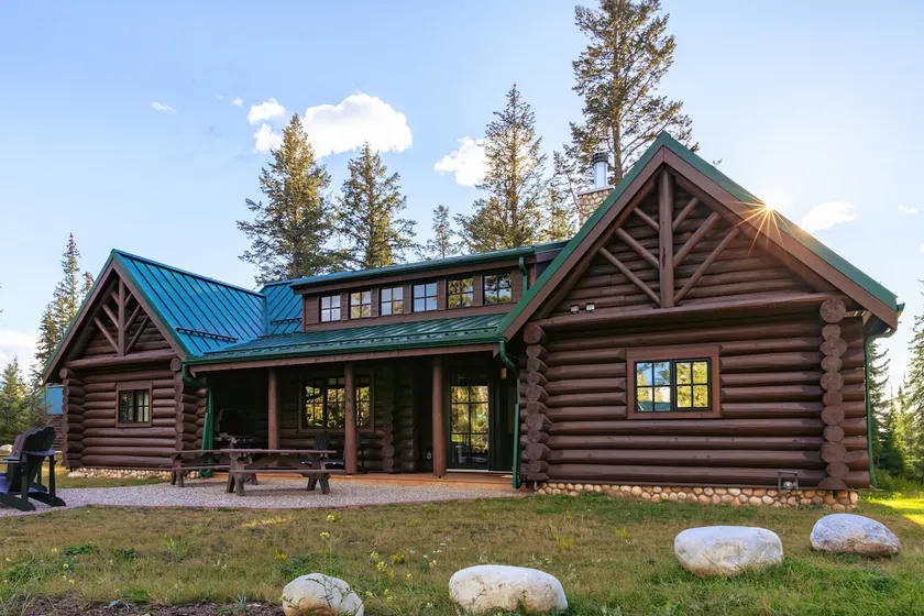 Chalet - Image 1