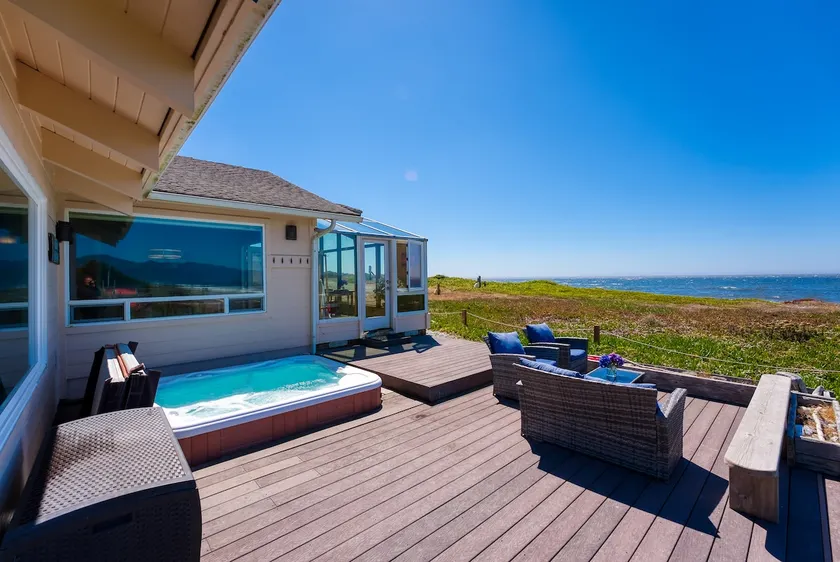 Lands End - Ocean Front w/Beach Path & Spa - Image 1