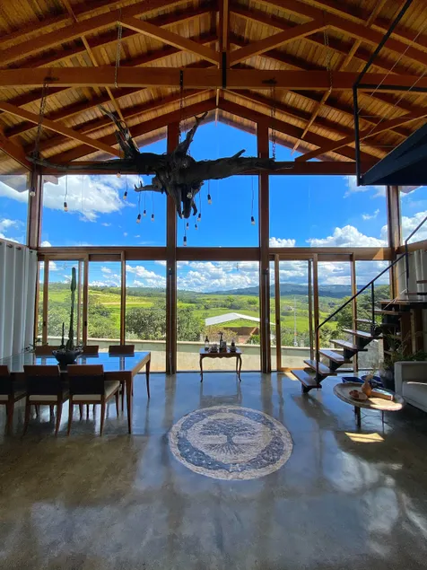House facing the mountain - Image 1
