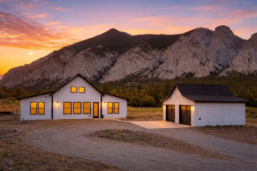 Private Mountain Escape | Hot Tub + Unreal Views - Image 1