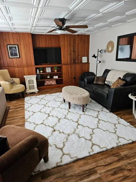 State street Airbnb - Image 1