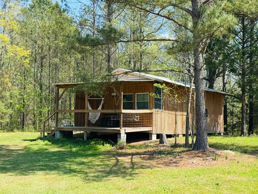 Shotgun Cabin at the Farm with Fishing - Image 1