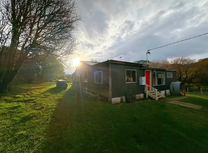 The Bushmill Cottage - Image 1
