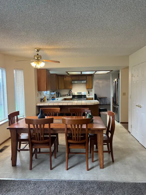 4BR/2.5BA Home – Remote Work & Relaxation - Image 1