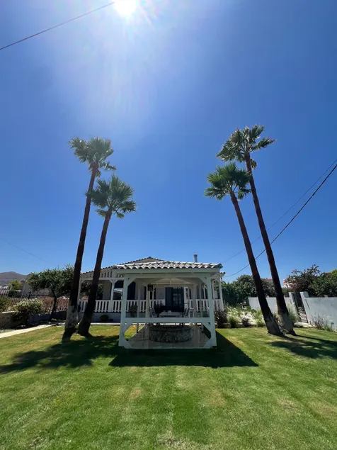 Casa Manos, about 1 minute from Sea! - Image 1