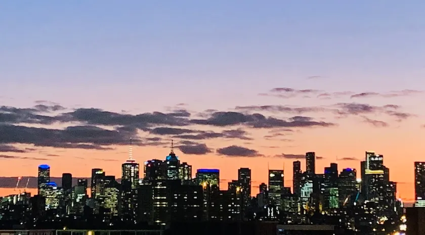 Luxury living on the yarra - Image 1