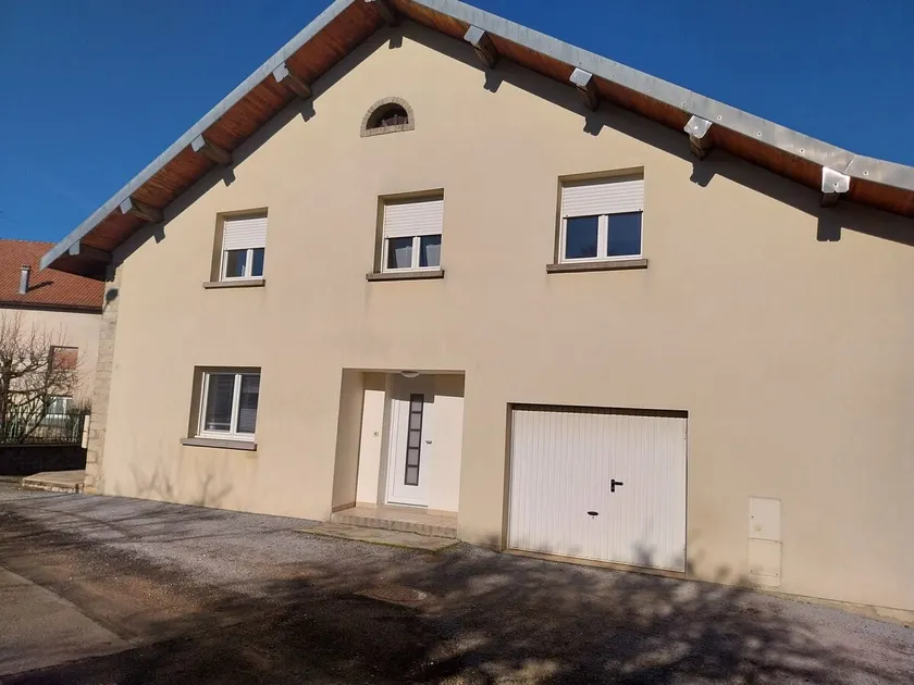 Large bright apartment on 2 floors - Image 1