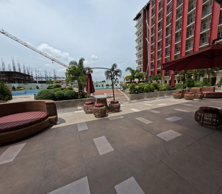 Cozy 1BR Prime World District, Near Airport, Gaisano Grand Mall, Mactan Doctor's Hospital - Image 1