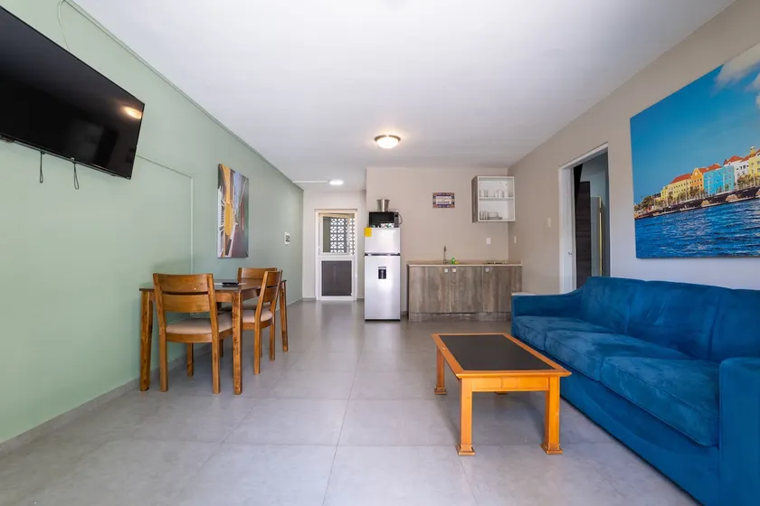 Superior 2 Bedroom Apartment - Image 1