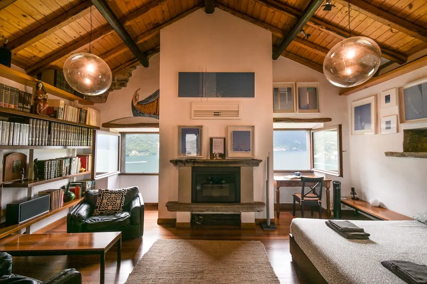 Artist's house in Como with lake views and parking - Image 1