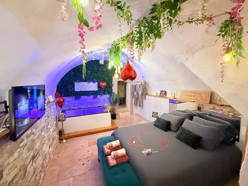 Les Bains d'Aphrodite Auriol hammam and spa - Image 1