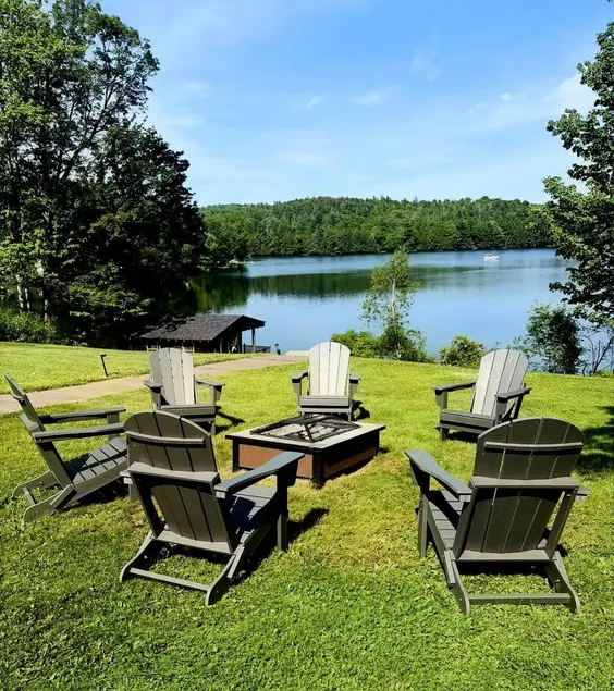 Charming lakeside retreat - Image 1