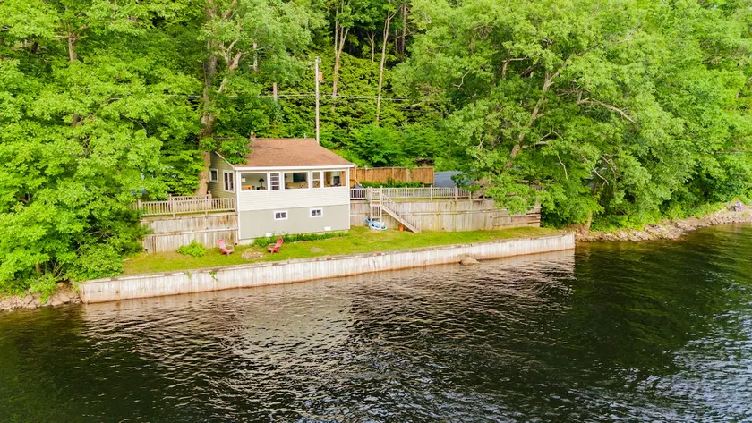 Riverbend Retreat - Image 1