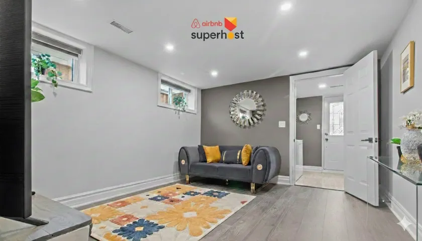 Newly renovated Peaceful Luxury Home - Mississauga - Image 1