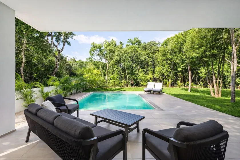 Luxury Villa 4 king Suites - Image 1
