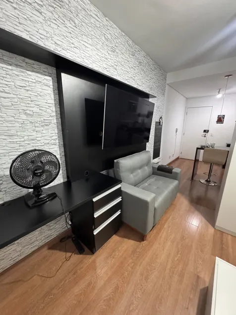 Studio Full - Image 1
