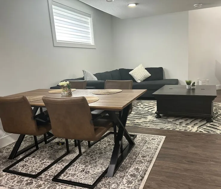 Spacious & Cozy 2 bedroom Suite - Image 1