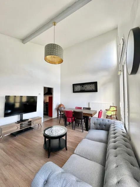 3 bedroom apartment with 3 double beds - Image 1