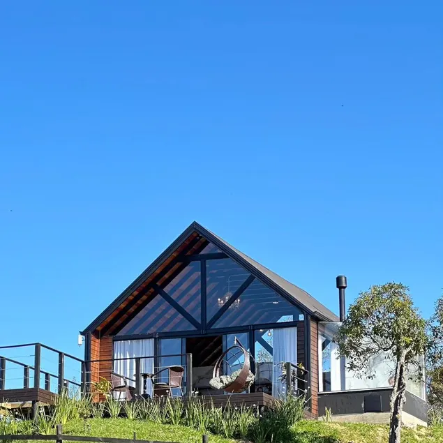 Emerald Romantic retreat with heated pool! - Image 1