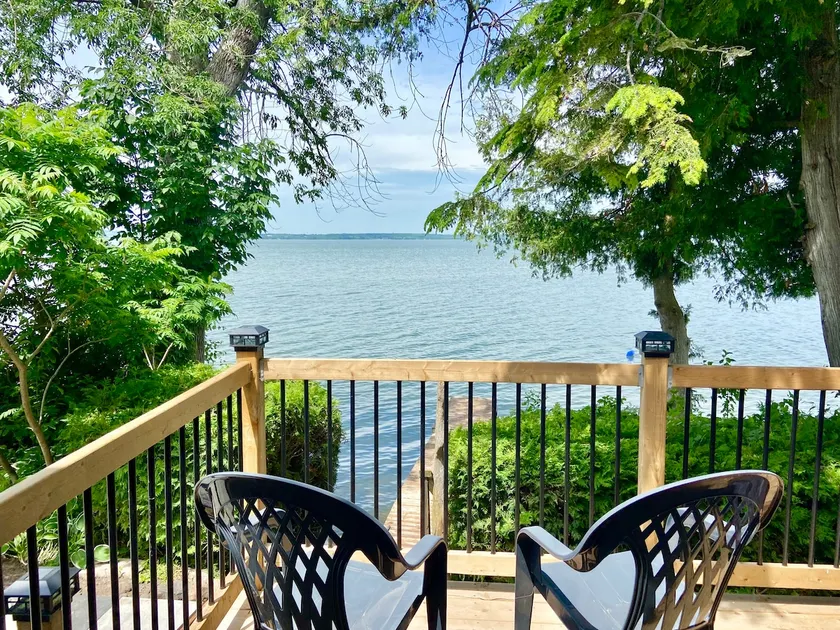Lakeside Cottage Getaway South Shore Lake Scugog - Image 1