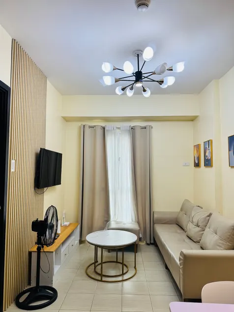 Cozy GLAM 1 Bedroom Staycation - Image 1