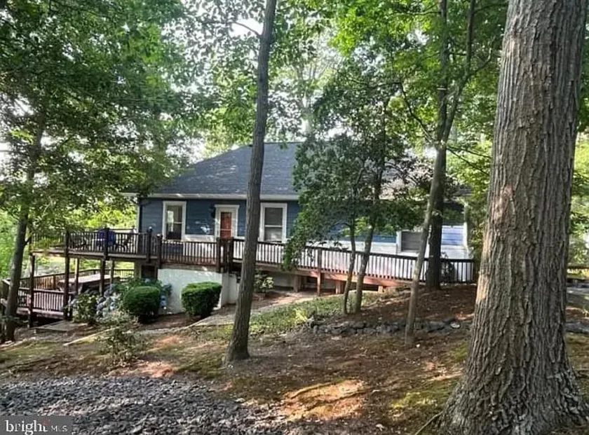 Waterfront Cottage with Dock - Image 1