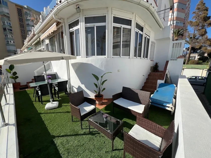 Sunny beachfront terrace - Image 1