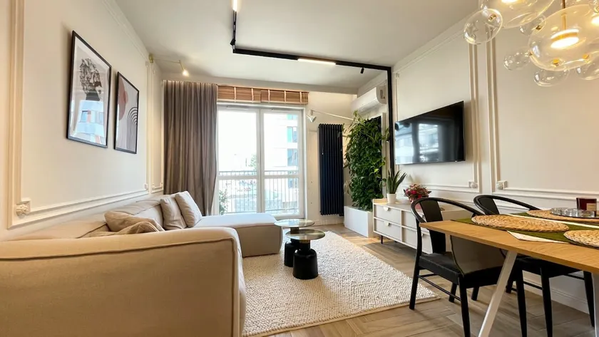 Luxury Apartment on Toruńska Street - Image 1
