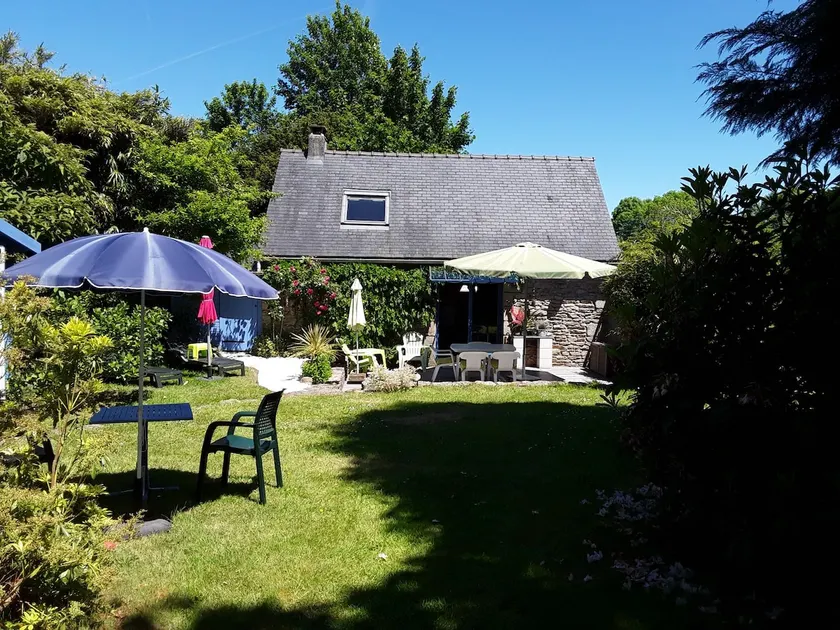 Comfortable Country House - Image 1
