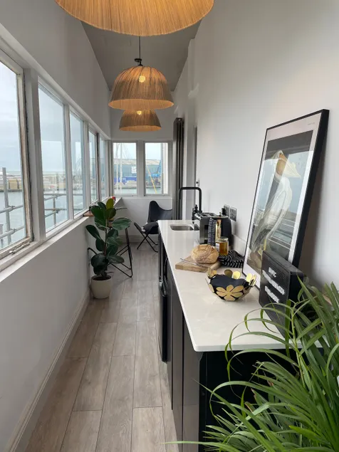 ”Hidden gem” on Waterside w views & onsite parking - Image 1