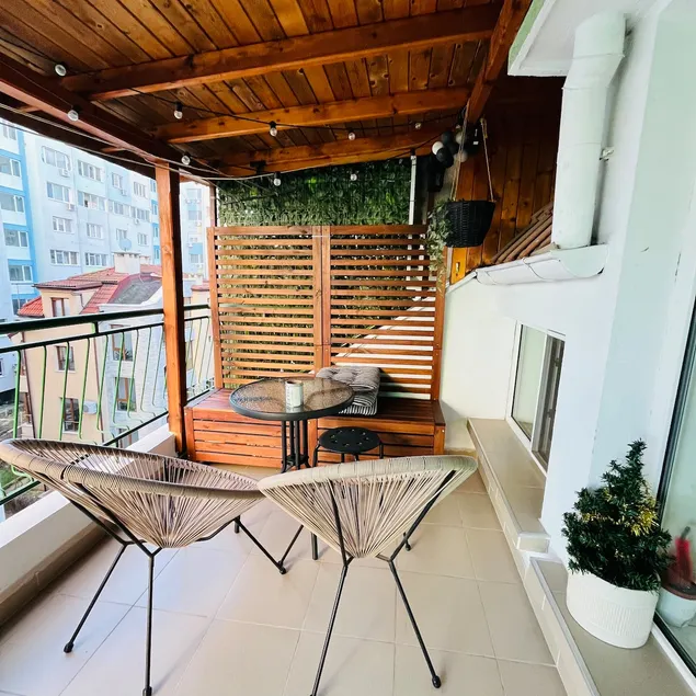Cosy Sea View Apartment with Terrace 2 min from Beach Lazur Burgas - Image 1