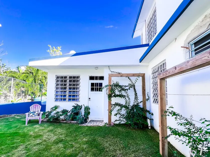 Pet Friendly Casa Simone w Large Pool - Image 1
