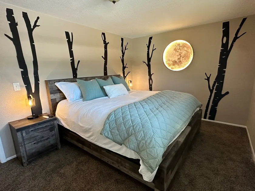 Newly Renovated with fire pit & home gym - Image 1