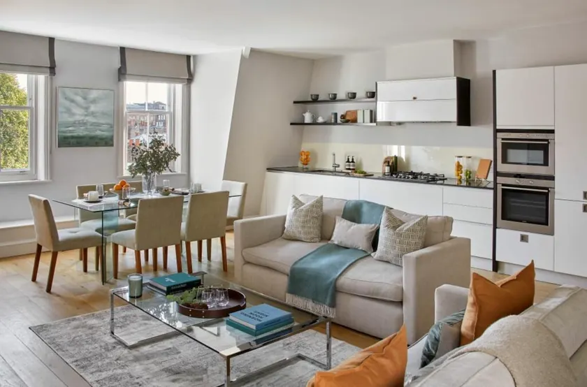Elegant Mayfair Flat with Air Con - Image 1