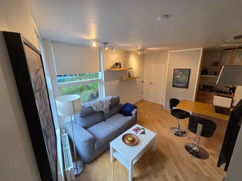Cozy Apartment Near Nature & Downtown Reykjavik - Image 1