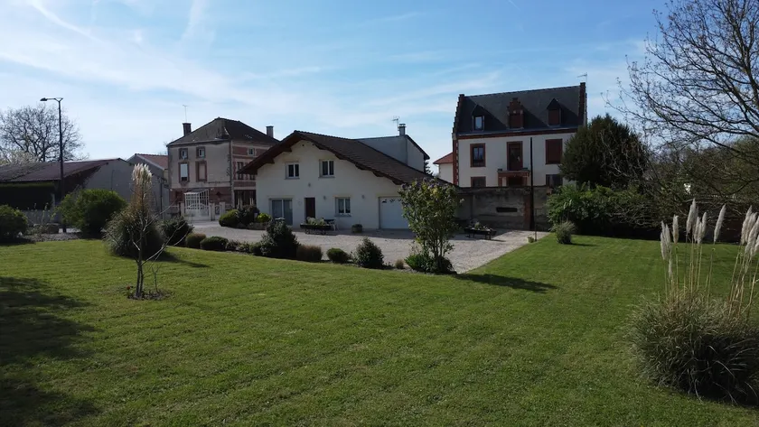 Large Champagne house, 4 bedrooms, linens included - Image 1