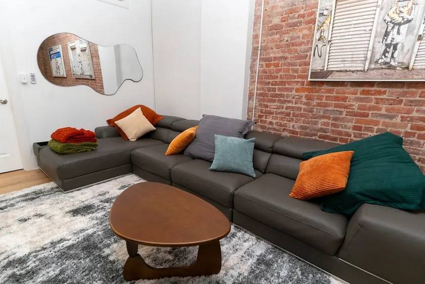 Stylish 3-BR in Flatiron/Chelsea | W/D + Smart TVs - Image 1