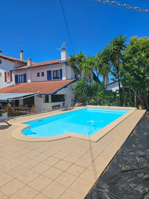 Villa with heated pool 1.7 km from the beach - Image 1