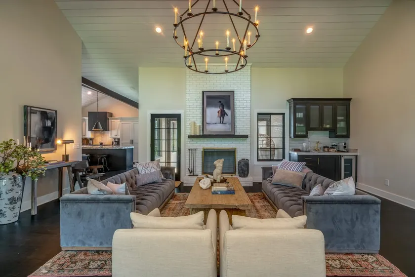 Luxury Franklin Farmhouse - Image 1