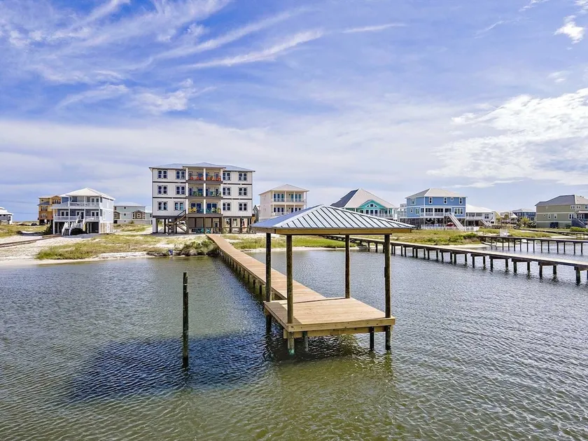 Over the Moon 10 Bedroom lagoon Front Pool Pier - Image 1